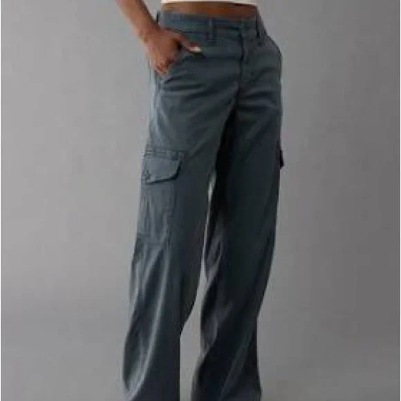 American Eagle Dreamy Drape Cargo - Picture 2 of 9